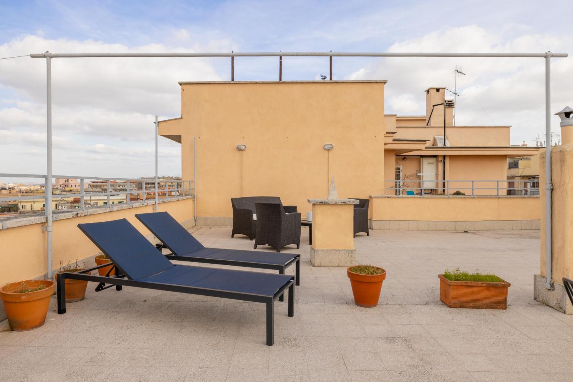 Top Floor Apt With Rooftop Terrace Near St. Peter Rome Exterior photo